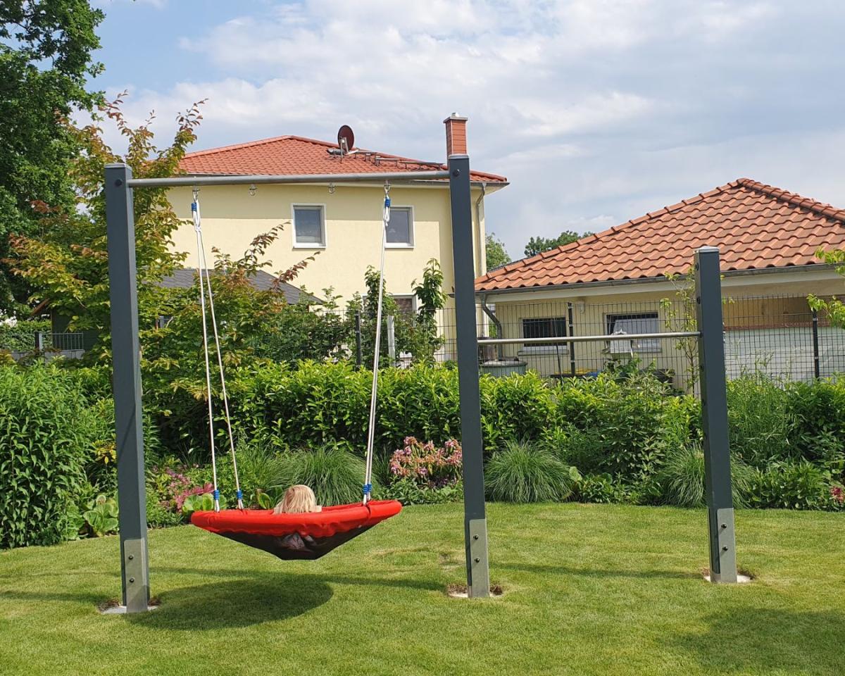 Mini-Spielplatz im Garten