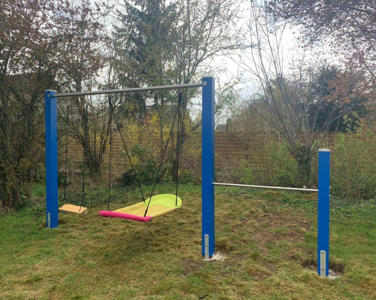 Schaukeln im öffentlichen Raum